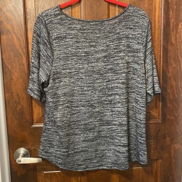Apt. 9 Elbow length sleeve Top Crewneck - Picture 4 of 4